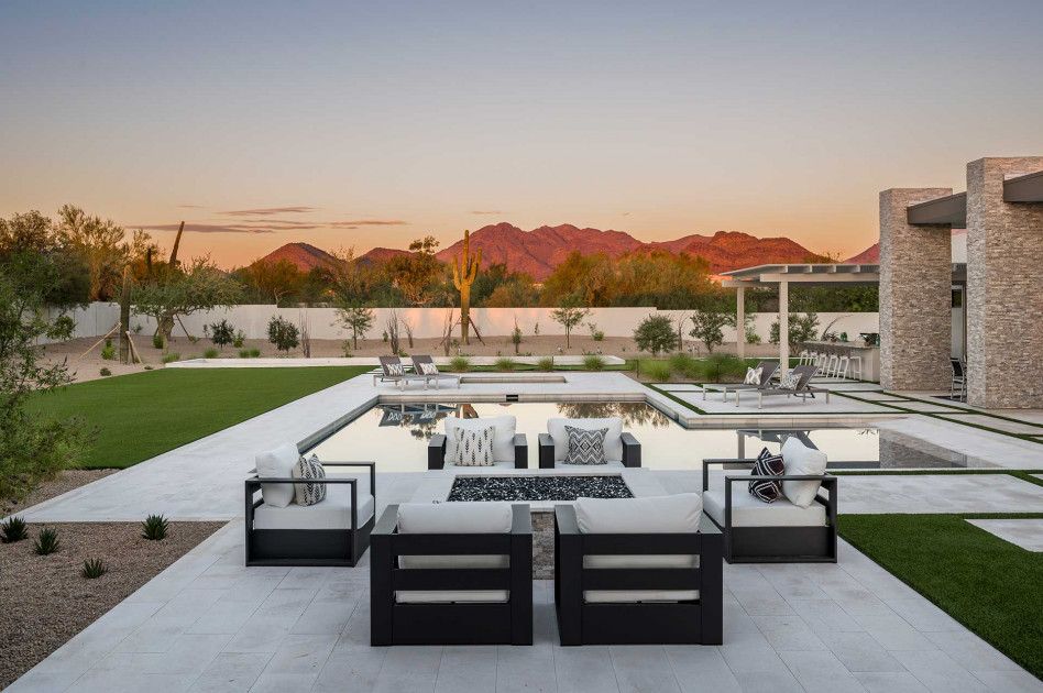 RO LUXURY GROUP: YOUR LOCAL TEAM OF CHOICE FOR OUT-OF-STATE BUYERS